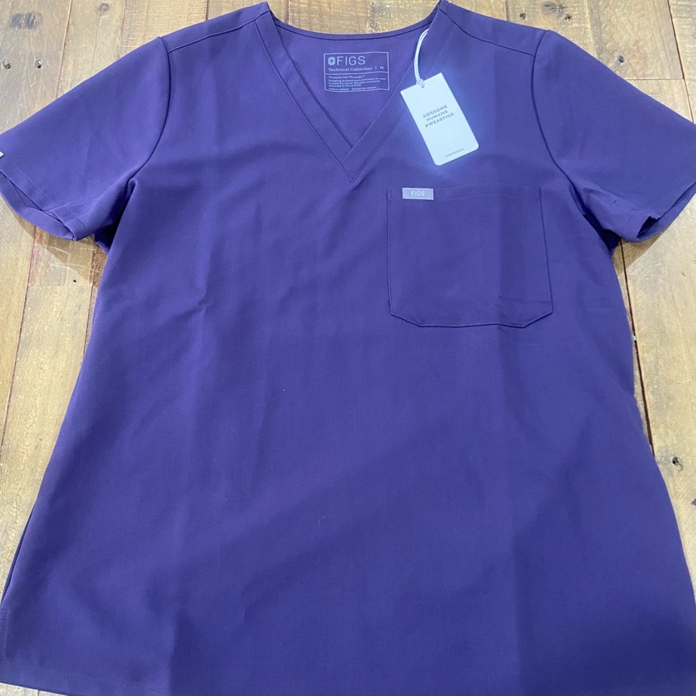 Catarina™ One-Pocket Scrub Top
